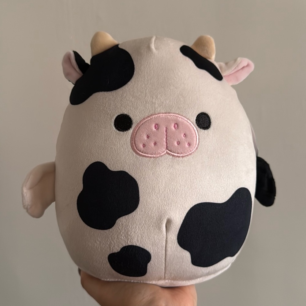 💗Alita the black spotted Seacow 8” Squishmallow 2022